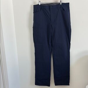 Eddie Bauer Men's Navy Blue Stretchy Fleece Lined Cargo Pants